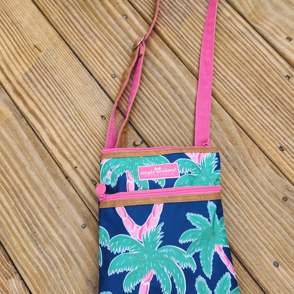 Simply Southern Palm-Print Crossbody Bag in Navy and Pink - Picture 5 of 8